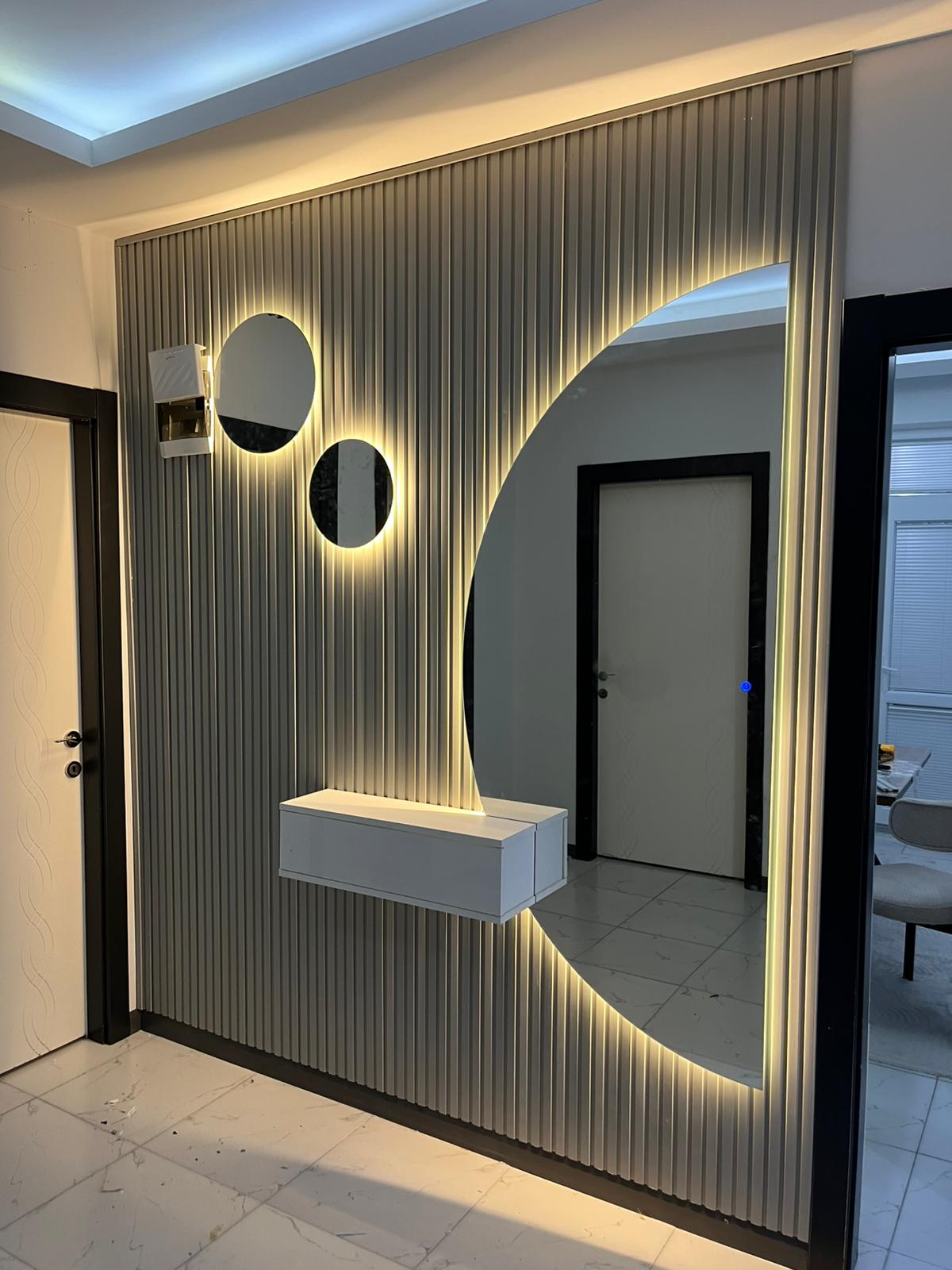 Oluklu Panel Duvar ve Hilal Kesim Ayna