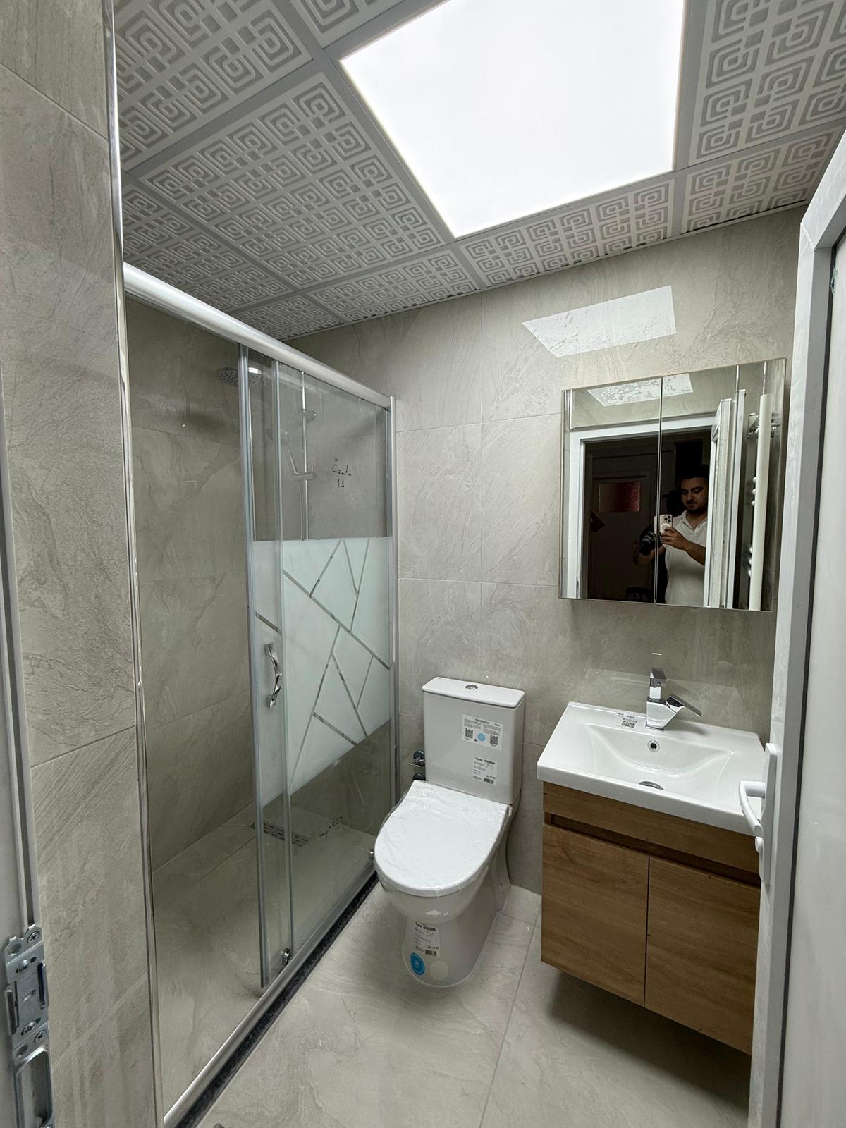Komple Banyo Yenileme – Duşakabin ve Lavabo Dolabı
