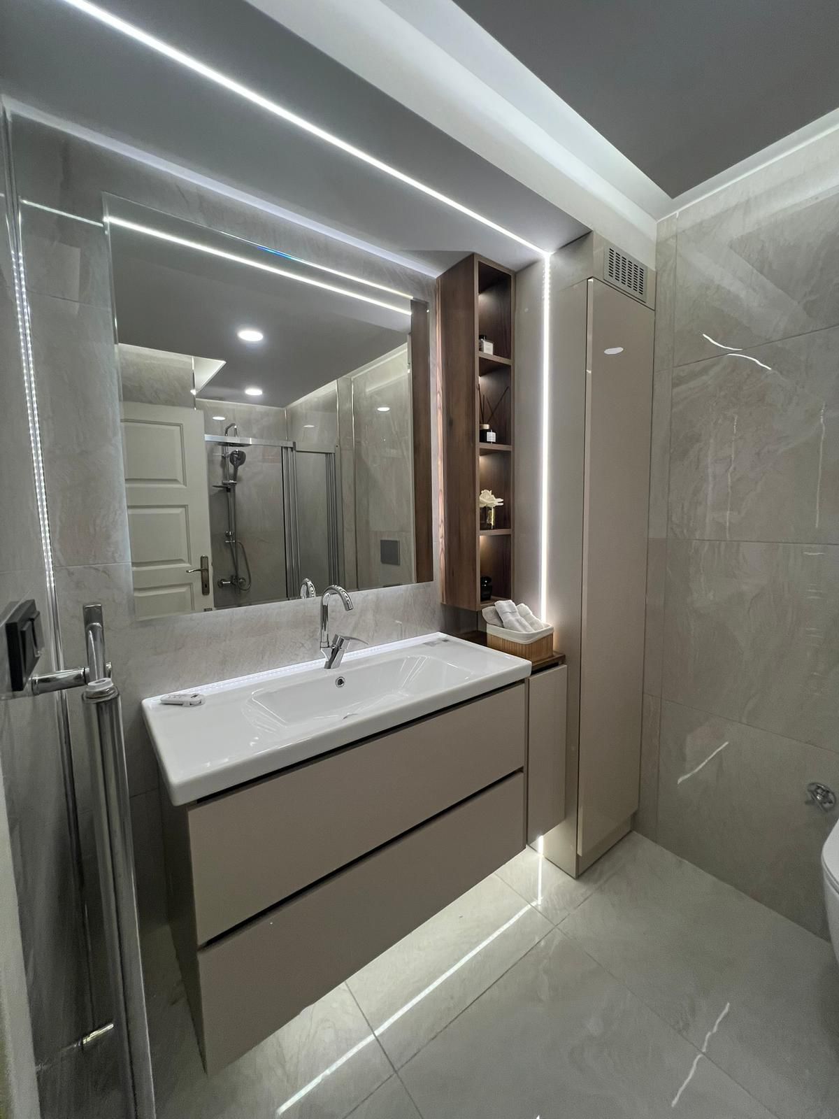 Kahverengi Lake Lavabo Dolabı ve Mermer Tezgâh
